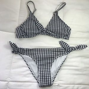 🌼 Black and White Gingham Knotted Bikini Set